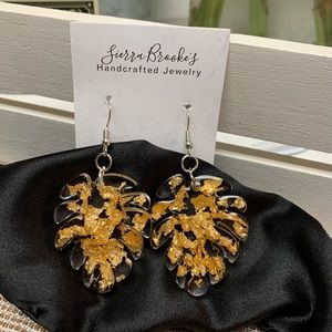 Clear/Gold earrings!